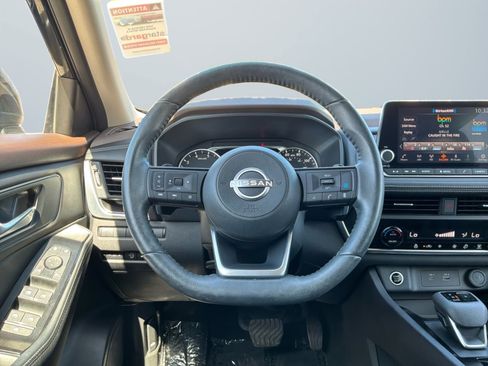 Used 2023 Nissan Rogue SV w/ SV Premium B Package AWD/4WD image 11