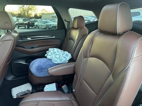 Used 2021 Buick Enclave Avenir w/ Avenir Technology Package image 38