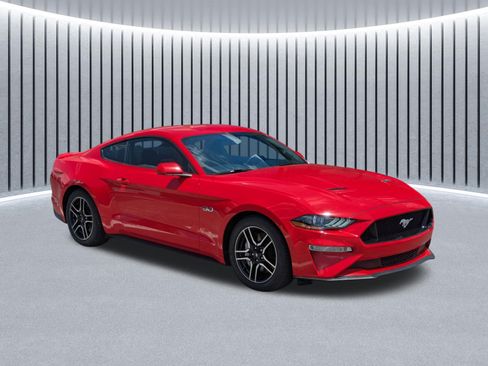 Used 2019 Ford Mustang GT RWD image 2