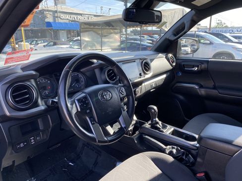 Used 2019 Toyota Tacoma TRD Sport w/ Exterior Package image 16