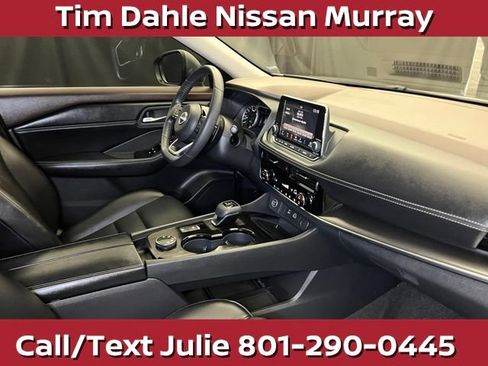 Used 2023 Nissan Rogue SV w/ SV Premium Package AWD/4WD image 16