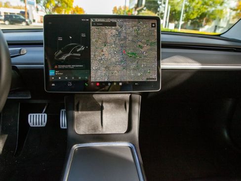 Used 2021 Tesla Model 3 Performance image 15