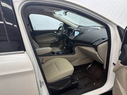 Used 2017 Ford Escape SE w/ Equipment Group 201A FWD image 14