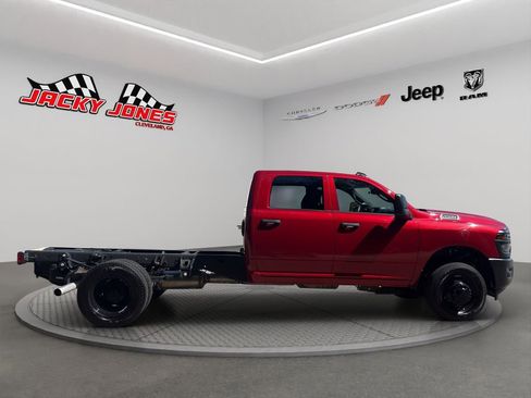 Used 2026 RAM 3500 Tradesman RWD image 10