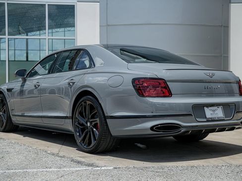 New 2025 Bentley Flying Spur Plug-In Hybrid image 3