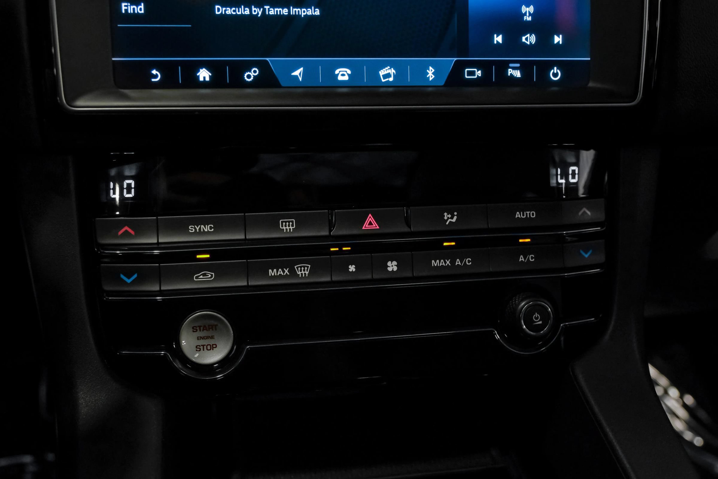 Used 2019 Jaguar F-PACE Premium AWD/4WD image 22