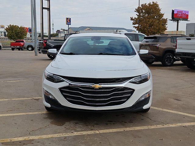 Used 2025 Chevrolet Malibu LT FWD image 2