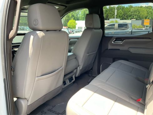 Used 2024 GMC Sierra 1500 SLT AWD/4WD image 24
