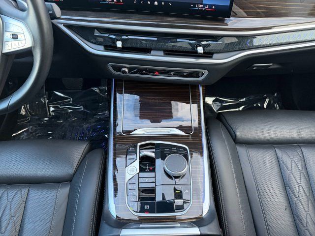 Used 2026 BMW X7 xDrive40i AWD/4WD image 15
