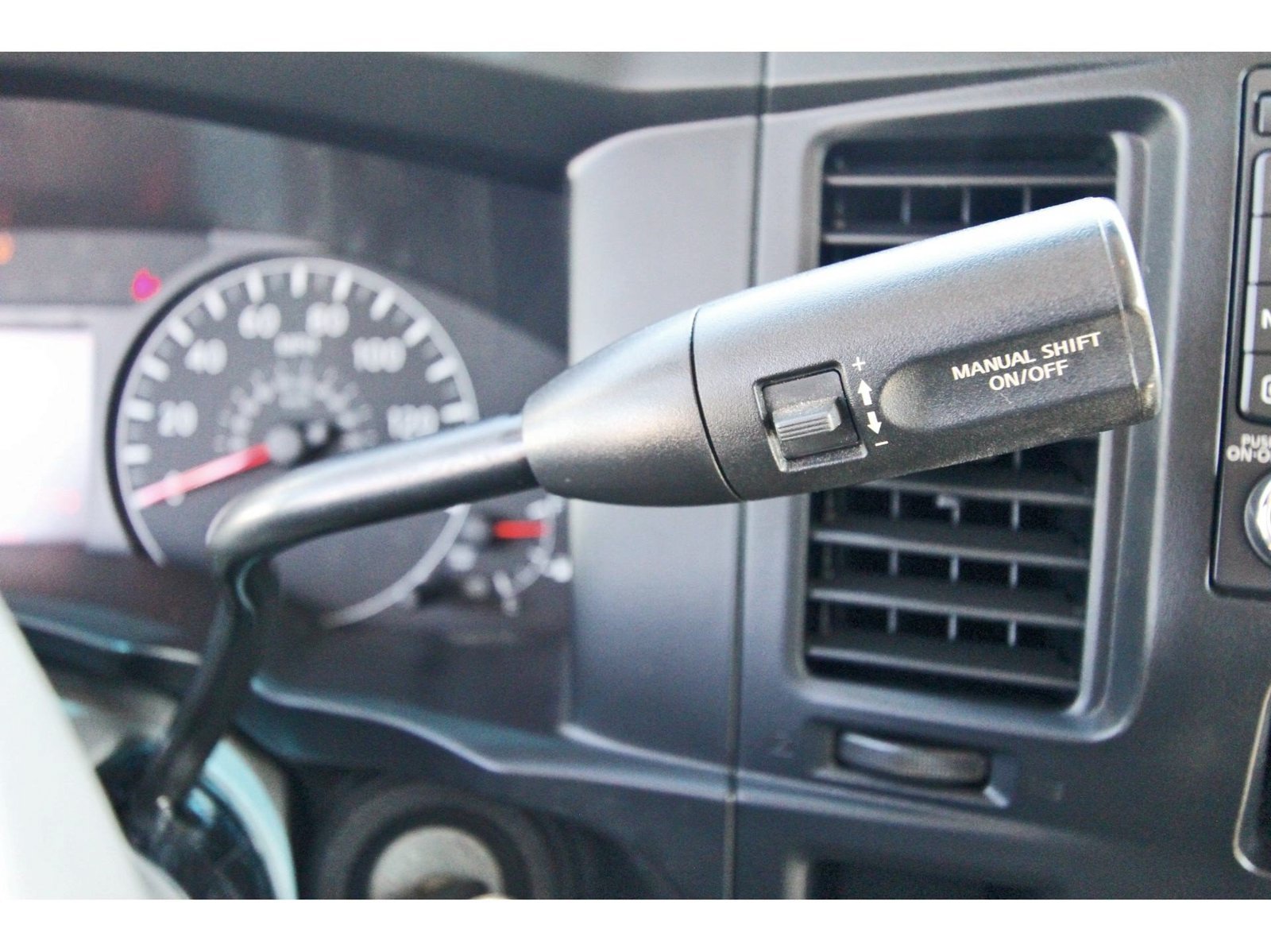 Used 2018 Nissan NV 3500 SL RWD image 27