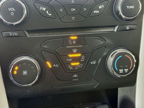 Used 2014 Ford Fusion SE image 16