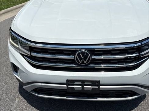 Used 2023 Volkswagen Atlas SE w/ Panoramic Sunroof Package AWD/4WD image 13