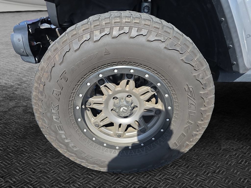 Used 2021 Jeep Gladiator Rubicon AWD/4WD image 11