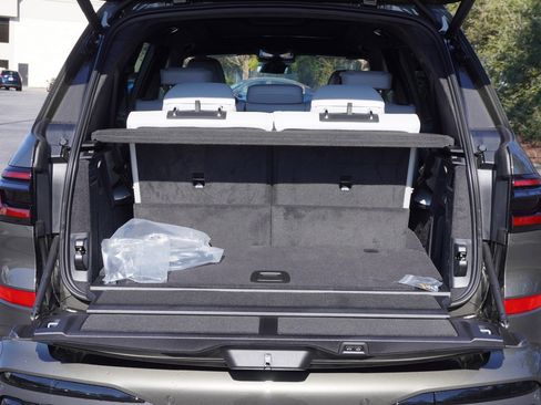 New 2025 BMW X7 xDrive40i w/ M Sport Package image 33