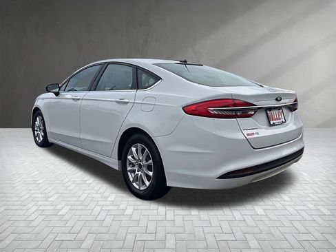Used 2017 Ford Fusion S image 5