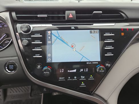 Certified 2019 Toyota Camry XLE w/ Navigation Package FWD image 18