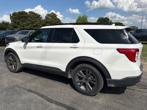 Used 2022 Ford Explorer XLT w/ Equipment Group 202A RWD image 5