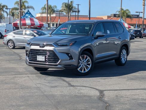 New 2026 Toyota Grand Highlander AWD image 1