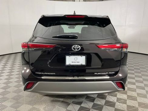 Used 2022 Toyota Highlander Platinum AWD/4WD image 5