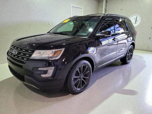 Used 2017 Ford Explorer XLT w/ Equipment Group 202A image 20