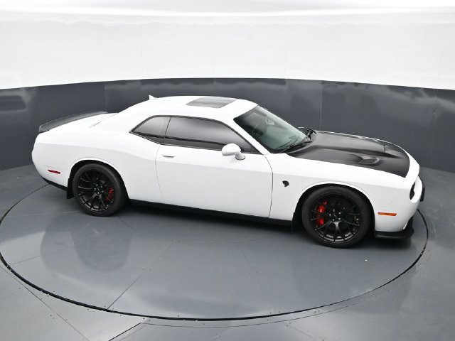 Used 2016 Dodge Challenger SRT Hellcat RWD image 38