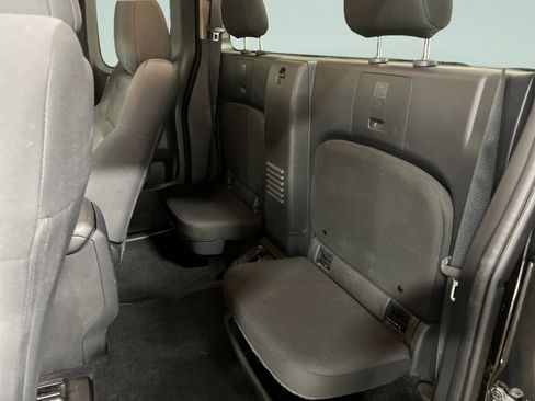 Used 2024 Nissan Frontier S w/ Technology Package image 29