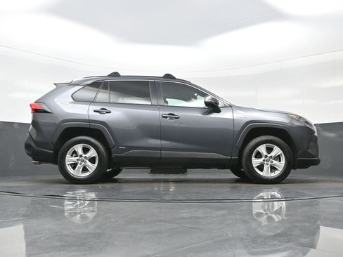 Used 2021 Toyota RAV4 LE AWD/4WD image 31