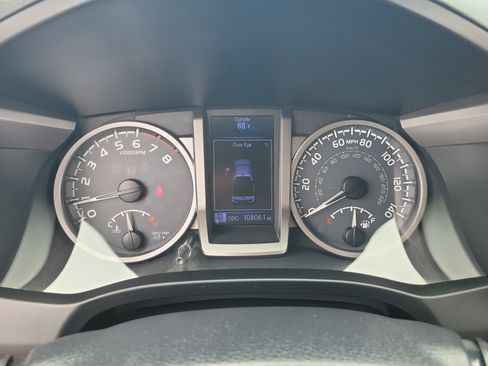 Used 2017 Toyota Tacoma SR5 w/ Tow Package RWD image 26
