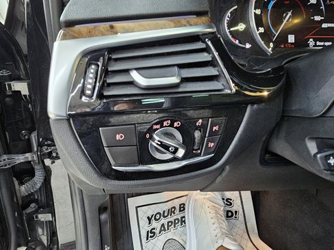 Used 2018 BMW 530e image 38