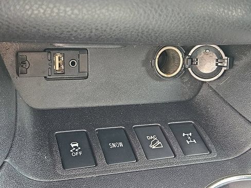 Used 2016 Toyota Highlander XLE AWD/4WD image 26