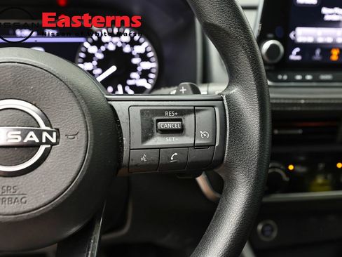 Used 2023 Nissan Rogue S AWD/4WD image 16