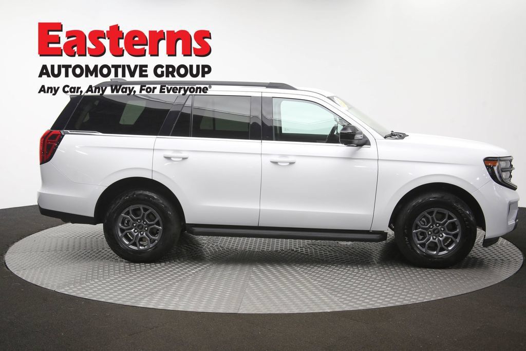 Used 2025 Ford Expedition Active AWD/4WD image 45