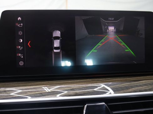 Used 2019 BMW 530i xDrive image 26