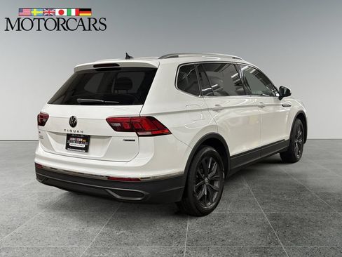 Used 2022 Volkswagen Tiguan SE AWD/4WD image 3