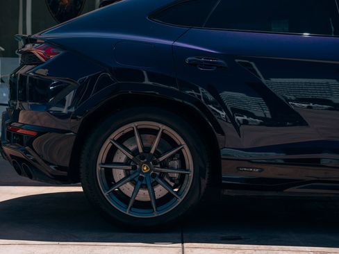 Used 2025 Lamborghini Urus SE AWD/4WD image 10