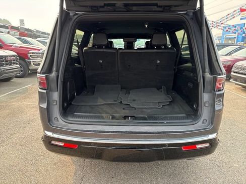 Used 2023 Jeep Wagoneer L Series II AWD/4WD image 22