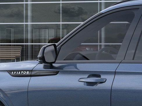 New 2026 Lincoln Aviator AWD image 20