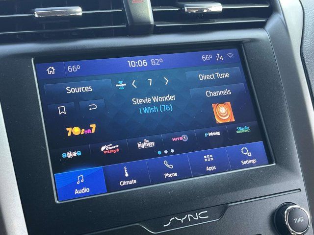 Used 2020 Ford Fusion SE FWD image 28
