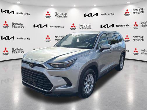 Used 2025 Toyota Grand Highlander AWD image 17