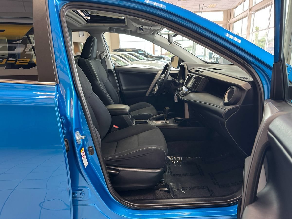 Used 2016 Toyota RAV4 XLE AWD/4WD image 16