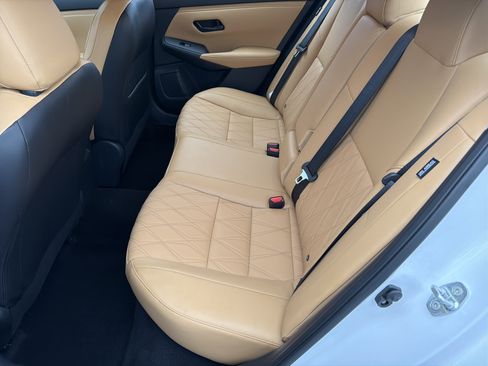 Used 2024 Nissan Sentra SV w/ SV Premium Package image 20