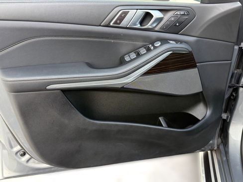 Certified 2024 BMW X7 xDrive40i image 11