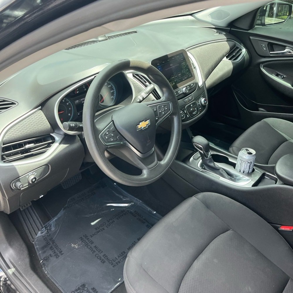 Used 2022 Chevrolet Malibu LS FWD image 3