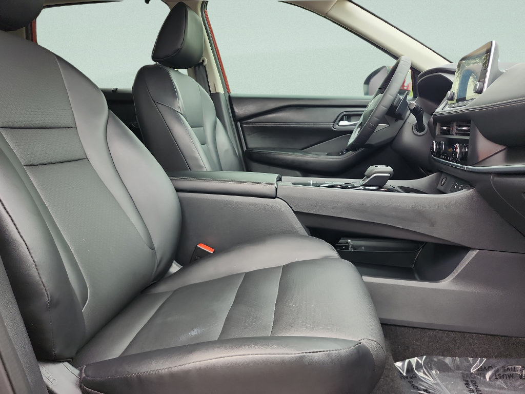 Used 2025 Nissan Rogue SV w/ SV Premium Package FWD image 20