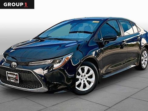Used 2025 Toyota Corolla LE FWD image 1