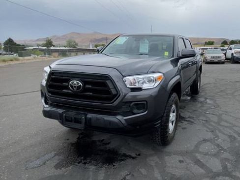 Used 2022 Toyota Tacoma SR AWD/4WD image 3