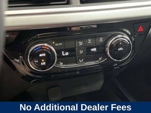 Used 2024 Chevrolet Trax LT w/ Driver Confidence Package FWD image 31