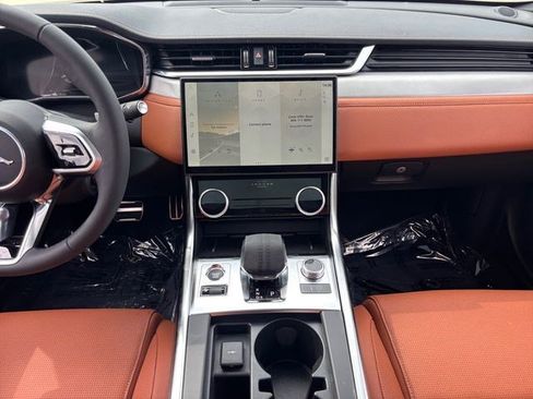 New 2024 Jaguar XF R-Dynamic SE image 17