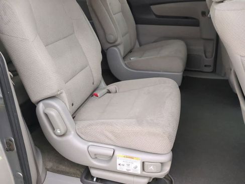 Used 2014 Honda Odyssey LX image 18