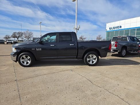 Used 2018 RAM 1500 Classic SLT image 3